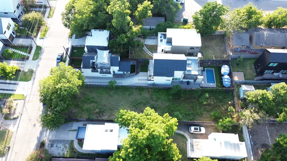 2512 E 4th Street Austin, TX 78702