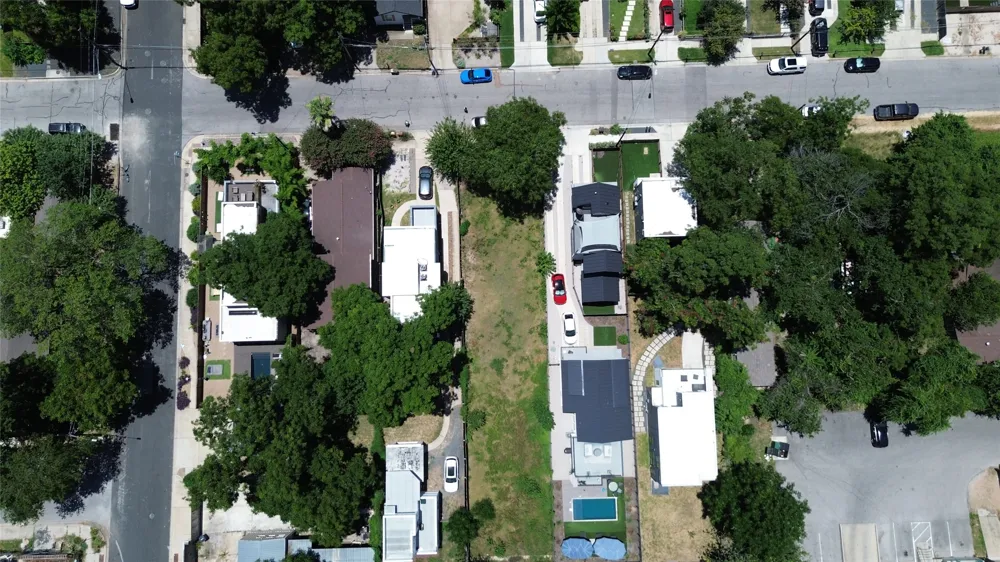 2512 E 4th Street Austin, TX 78702