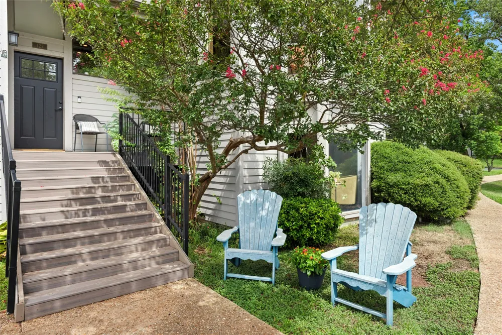 122 World Of Tennis Square #122 Lakeway, TX 78738