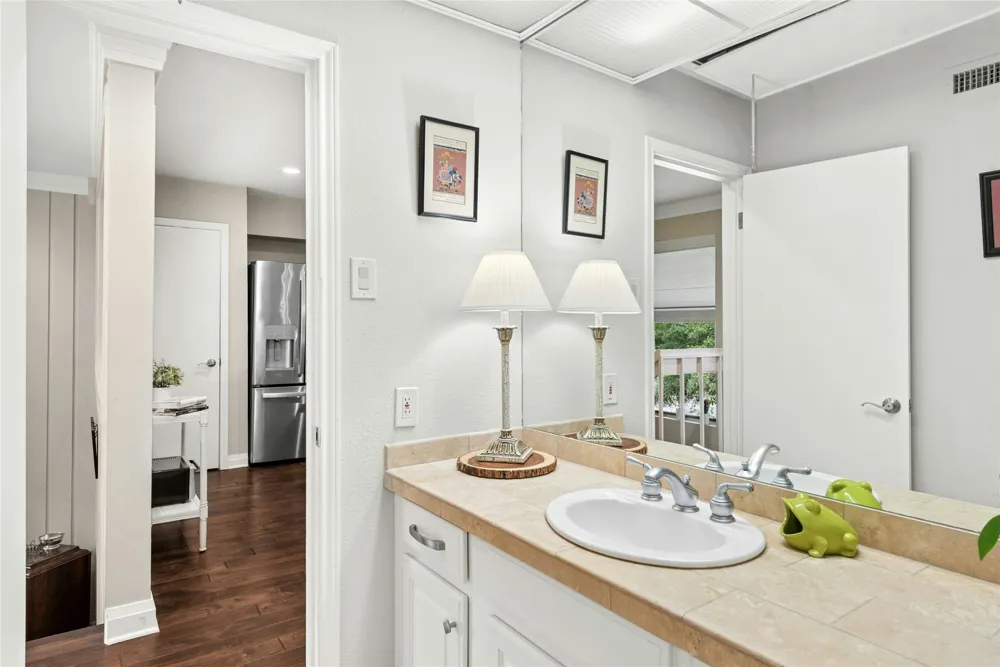 122 World Of Tennis Square #122 Lakeway, TX 78738
