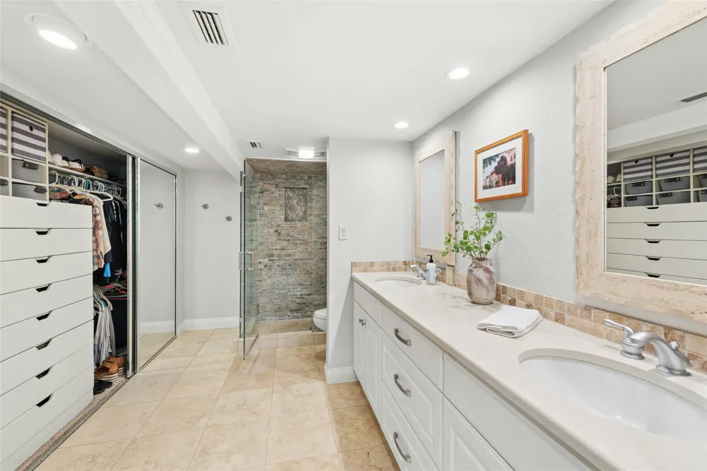 122 World Of Tennis Square #122 Lakeway, TX 78738