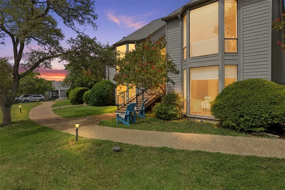 122 World Of Tennis Square #122 Lakeway, TX 78738