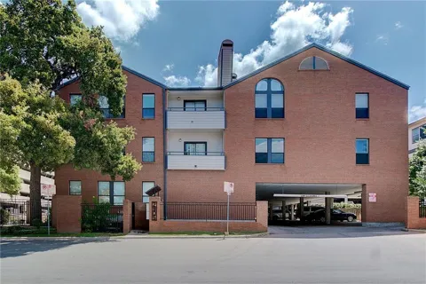 2905 Swisher Street #207