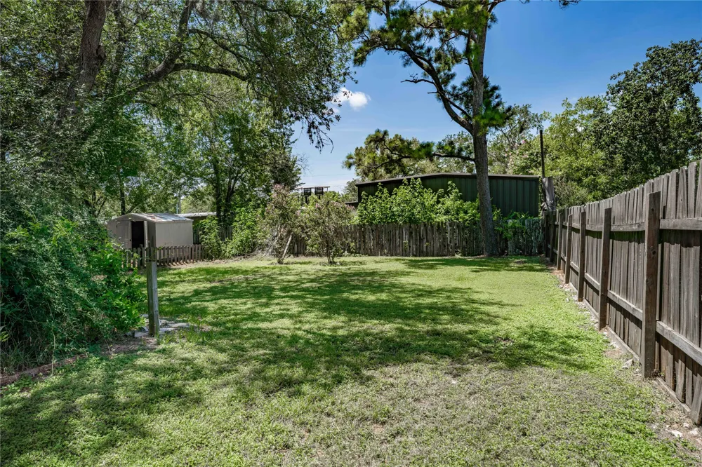 424 Ellinger Road La Grange, TX 78945