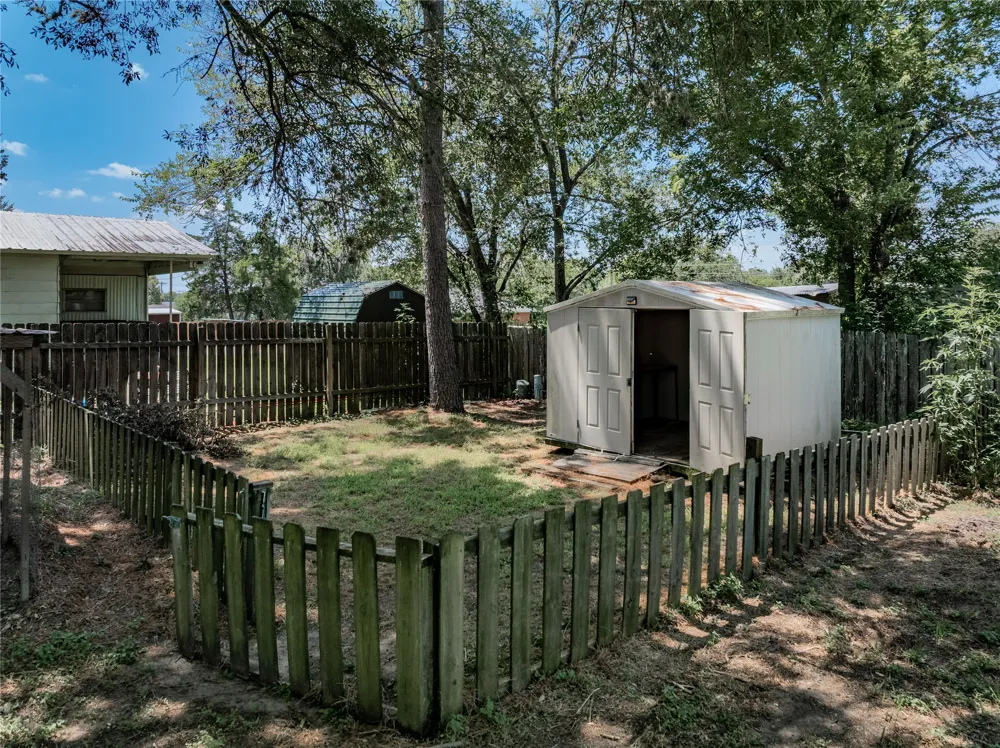 424 Ellinger Road La Grange, TX 78945