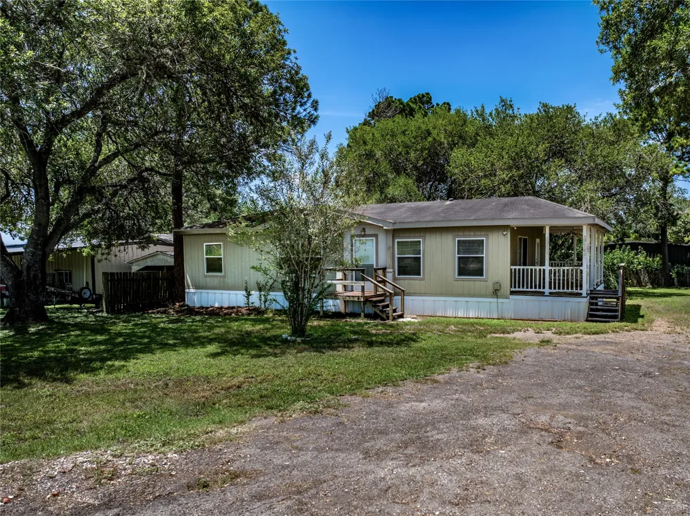 424 Ellinger Road La Grange, TX 78945