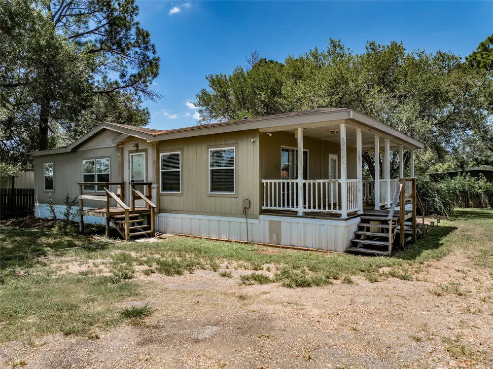 424 Ellinger Road La Grange, TX 78945