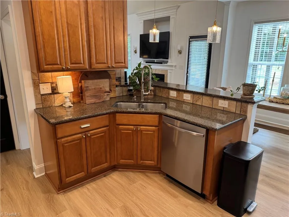 254 Raspberry Ridge Drive Clemmons, NC 27012
