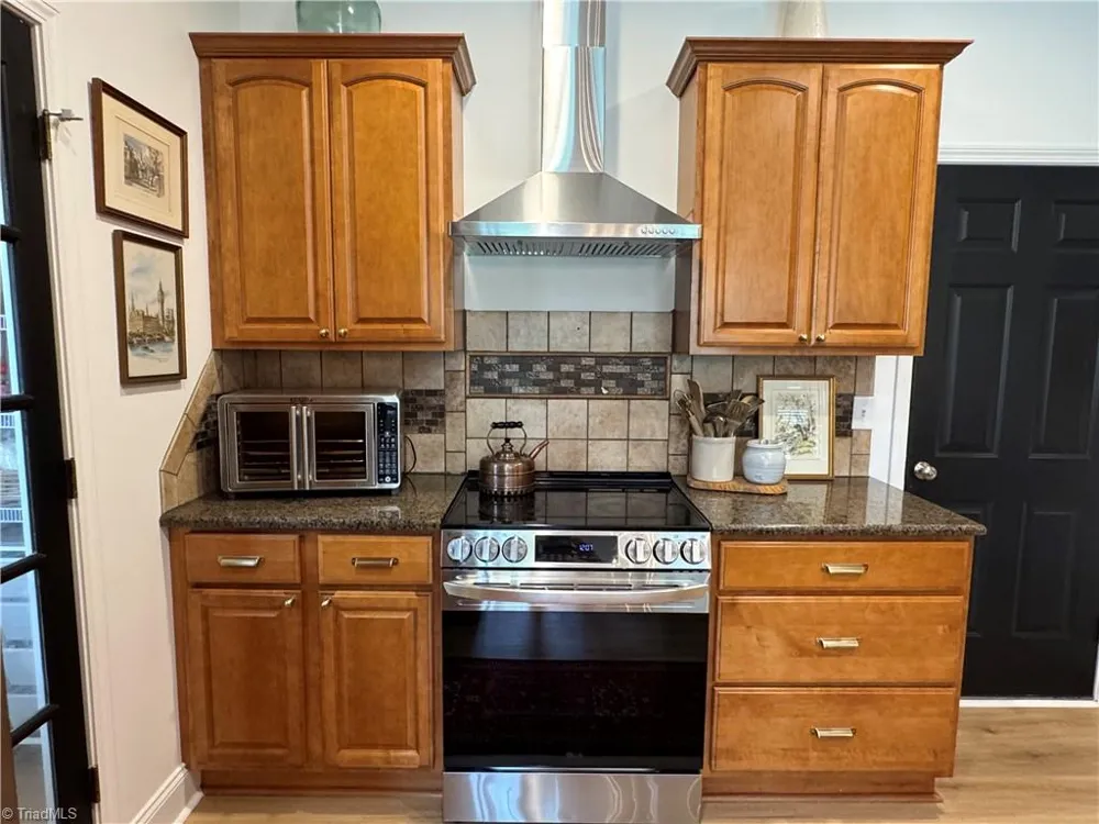 254 Raspberry Ridge Drive Clemmons, NC 27012
