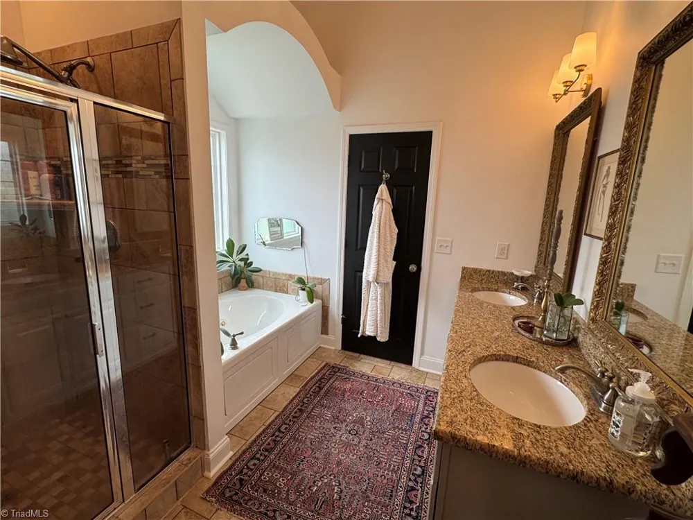 254 Raspberry Ridge Drive Clemmons, NC 27012