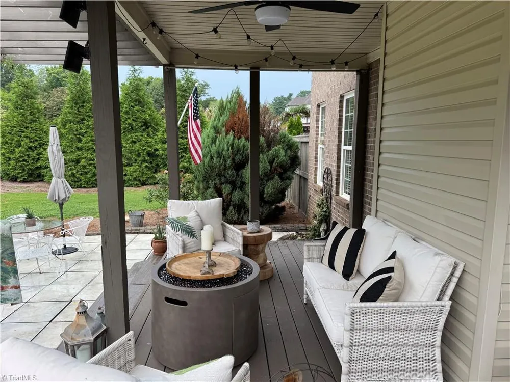 254 Raspberry Ridge Drive Clemmons, NC 27012