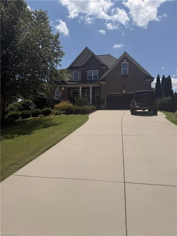 254 Raspberry Ridge Drive Clemmons, NC 27012