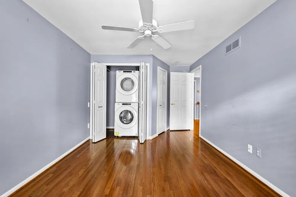 1189 Glenpointe Court Bloomfield Charter Township, MI 48304