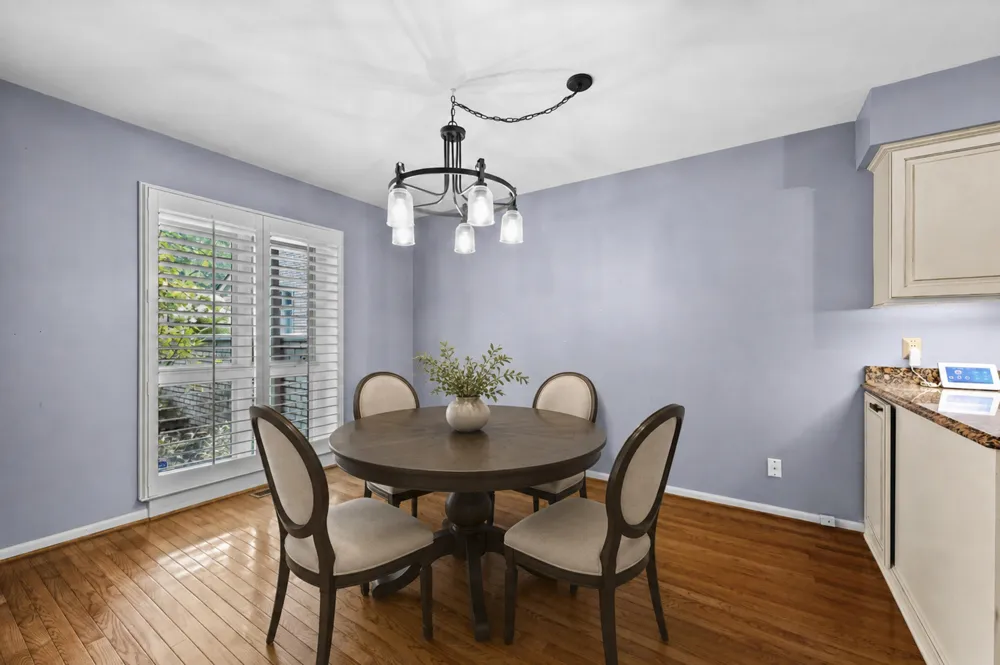 1189 Glenpointe Court Bloomfield Charter Township, MI 48304