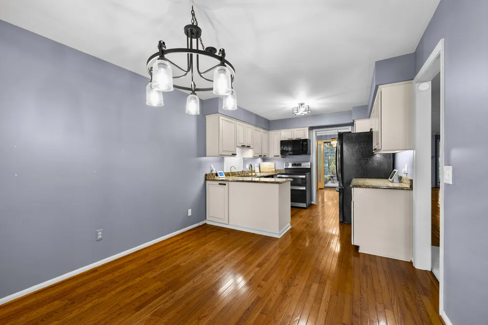 1189 Glenpointe Court Bloomfield Charter Township, MI 48304