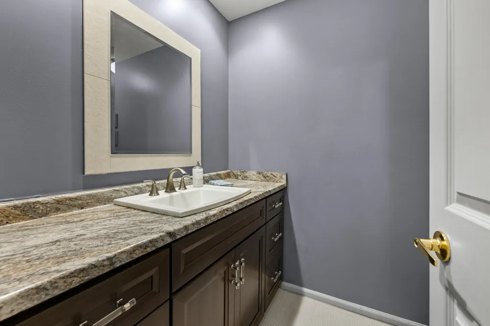 1189 Glenpointe Court Bloomfield Charter Township, MI 48304