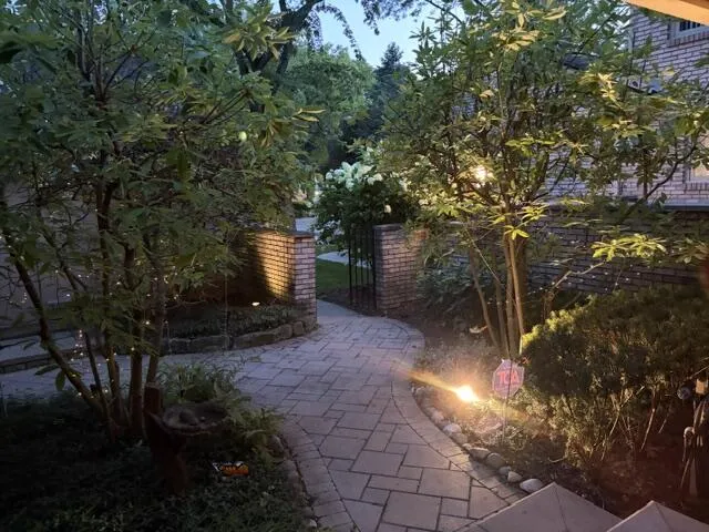 1189 Glenpointe Court Bloomfield Charter Township, MI 48304