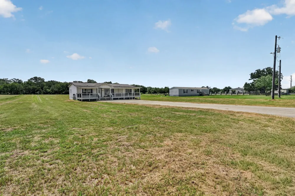 548 Casen Street Dale, TX 78616