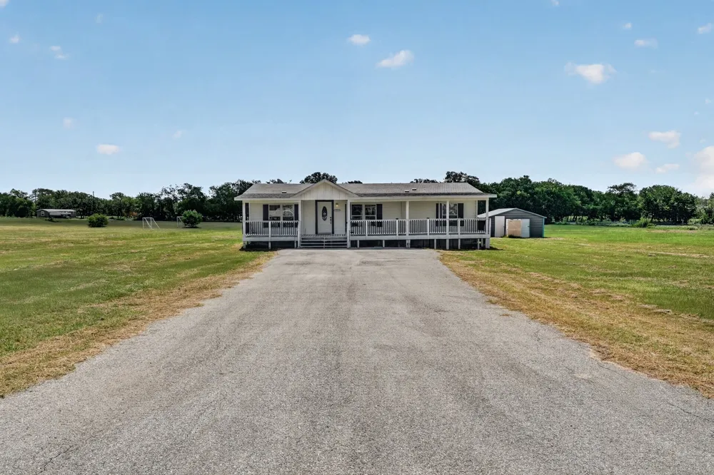 548 Casen Street Dale, TX 78616