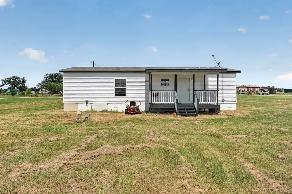 548 Casen Street Dale, TX 78616