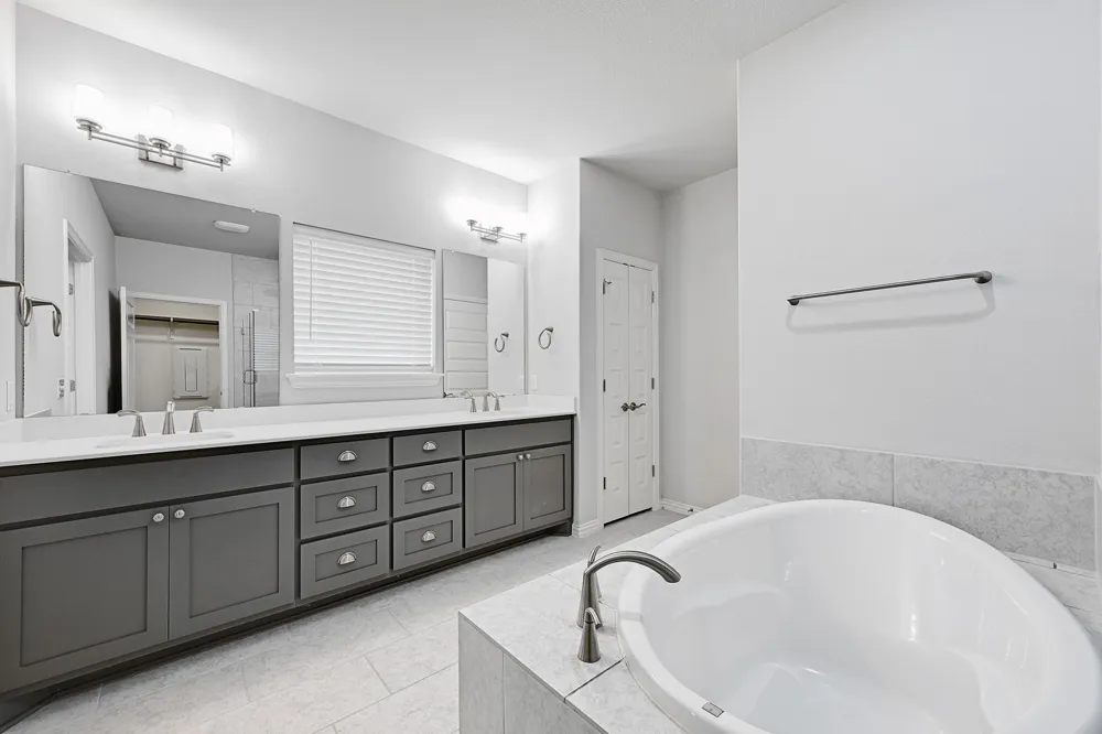 8816 Mina Drive Austin, TX 78747