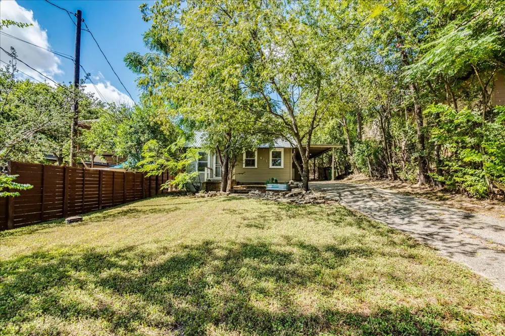 613 Peacock Lane Austin, TX 78704