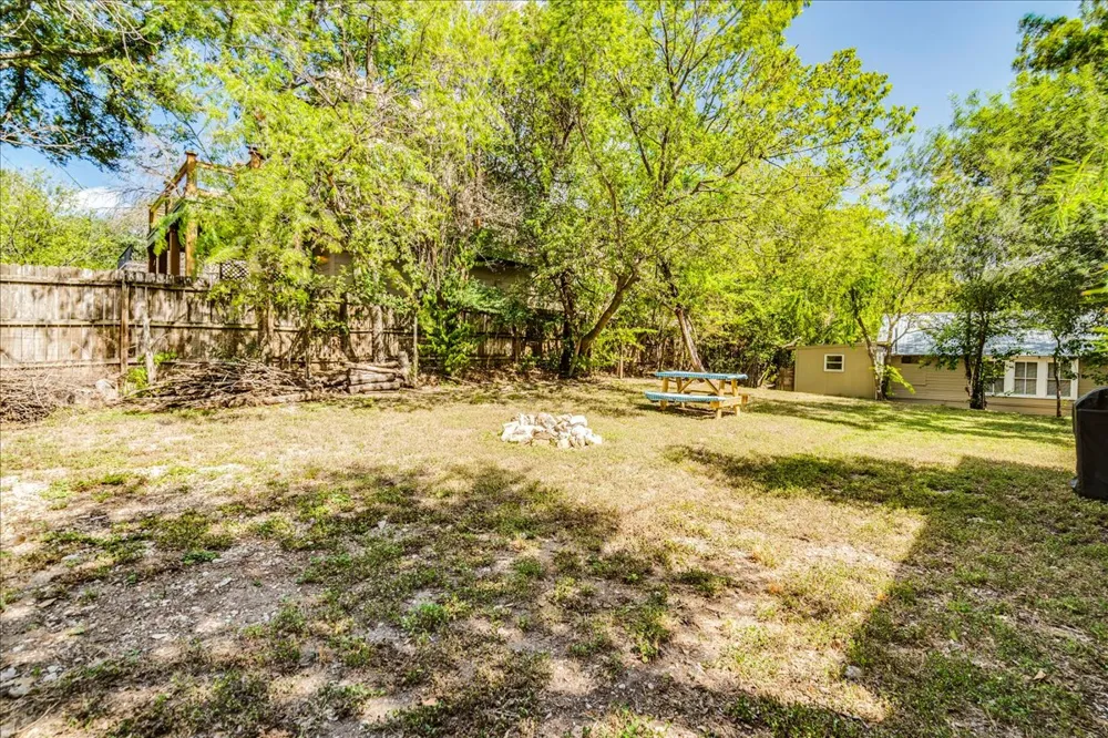 613 Peacock Lane Austin, TX 78704