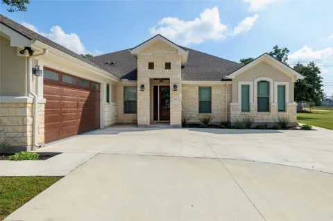 200 Wood Cove