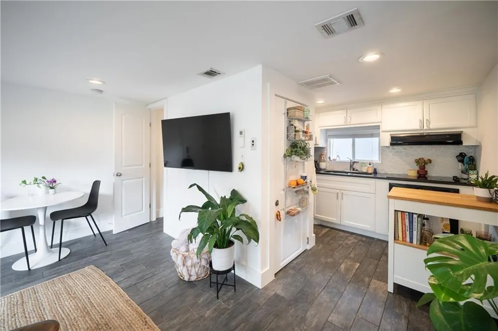 1119 Gunter Street #B Austin, TX 78702