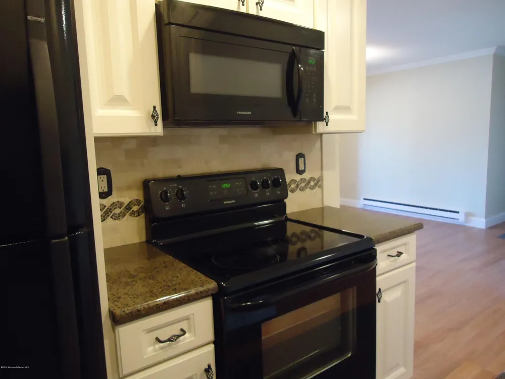 142 Cross Slope Court #F Manalapan, NJ 07726