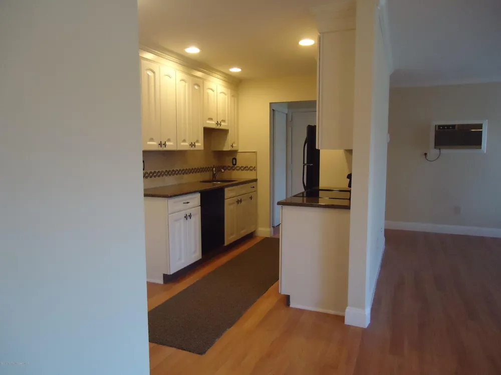 142 Cross Slope Court #F Manalapan, NJ 07726