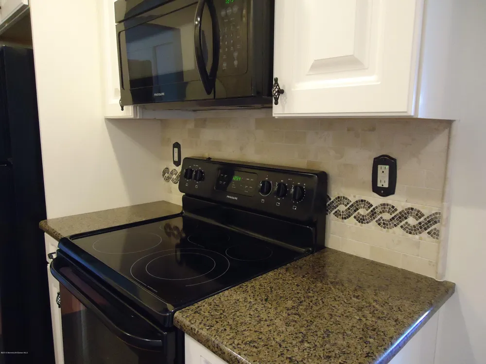 142 Cross Slope Court #F Manalapan, NJ 07726