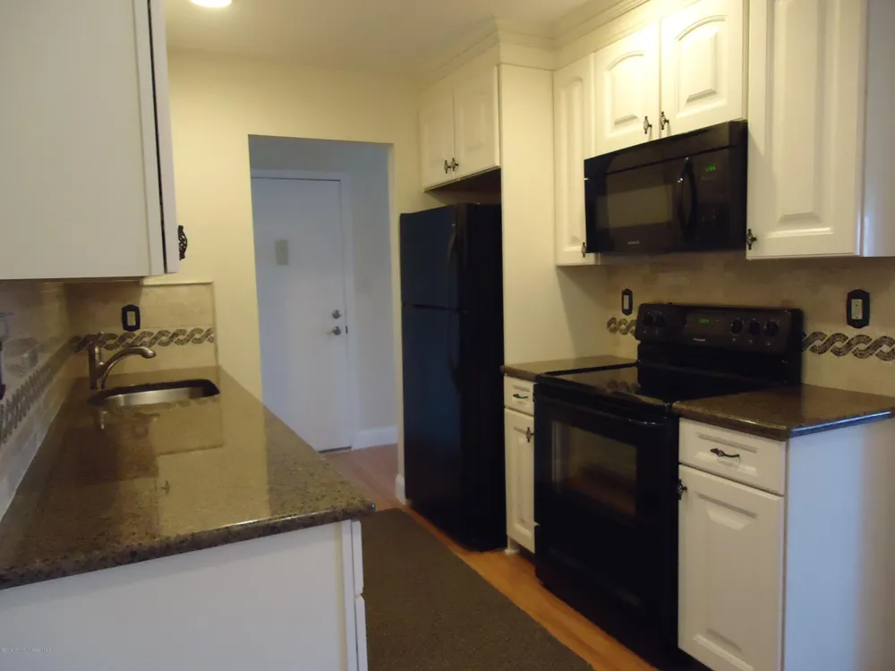 142 Cross Slope Court #F Manalapan, NJ 07726