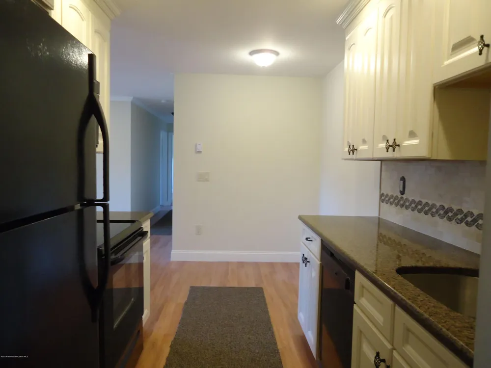 142 Cross Slope Court #F Manalapan, NJ 07726