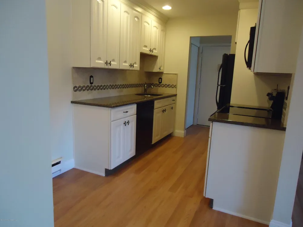 142 Cross Slope Court #F Manalapan, NJ 07726
