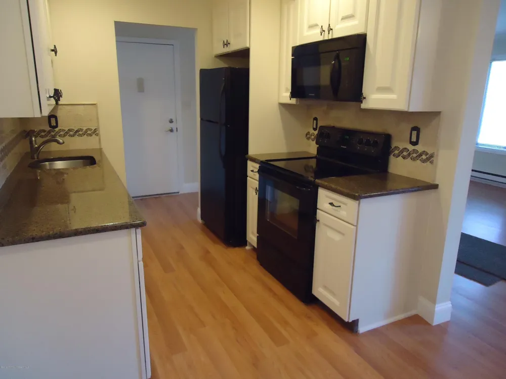142 Cross Slope Court #F Manalapan, NJ 07726