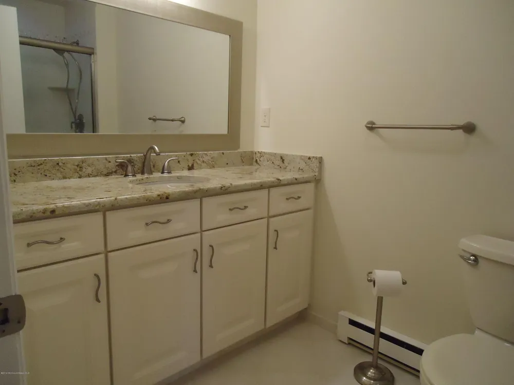 142 Cross Slope Court #F Manalapan, NJ 07726