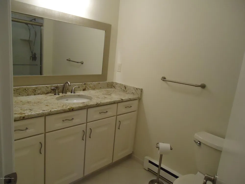 142 Cross Slope Court #F Manalapan, NJ 07726