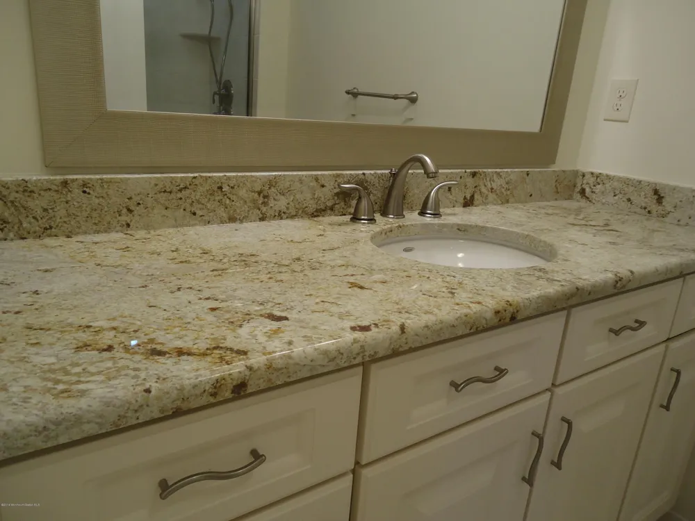 142 Cross Slope Court #F Manalapan, NJ 07726