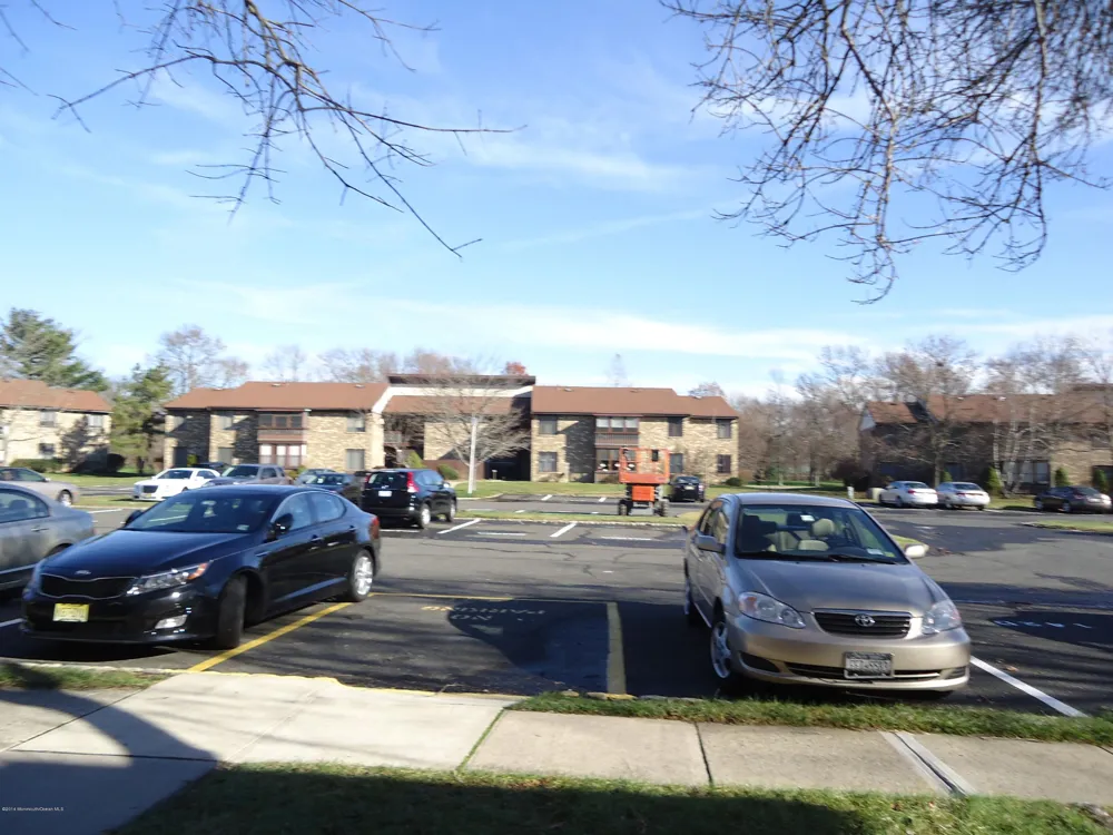 142 Cross Slope Court #F Manalapan, NJ 07726