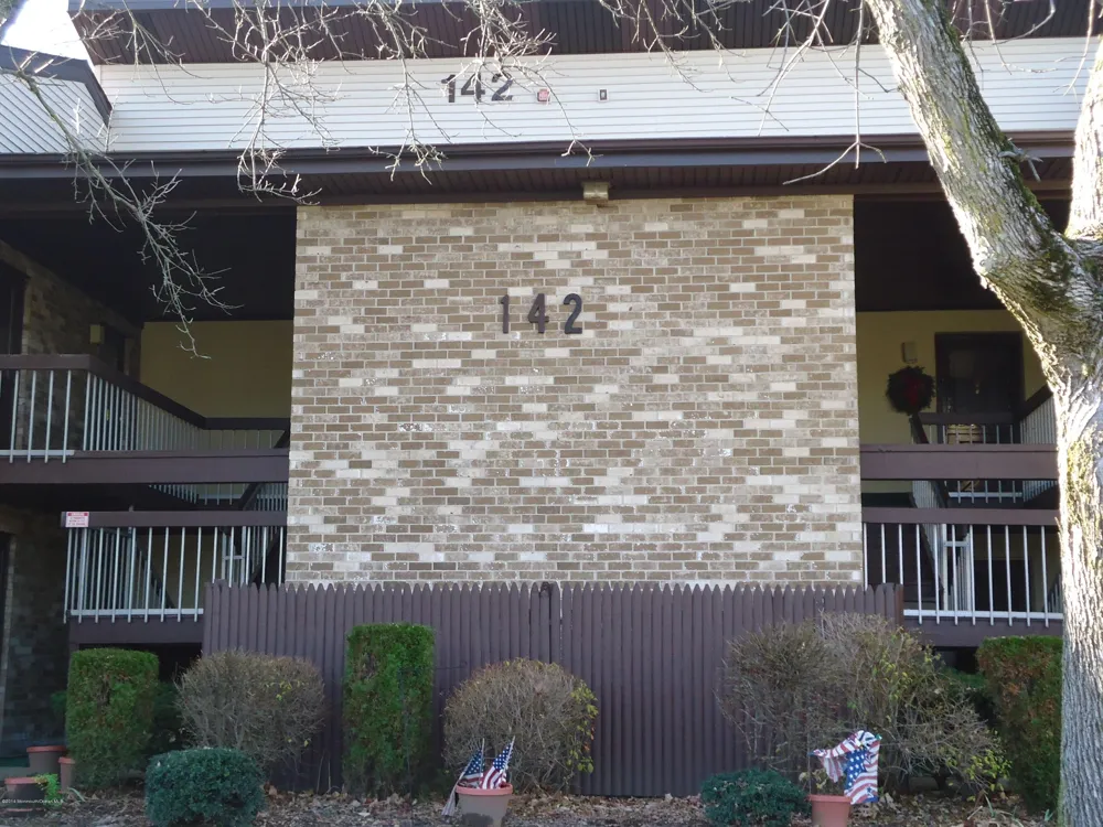 142 Cross Slope Court #F Manalapan, NJ 07726