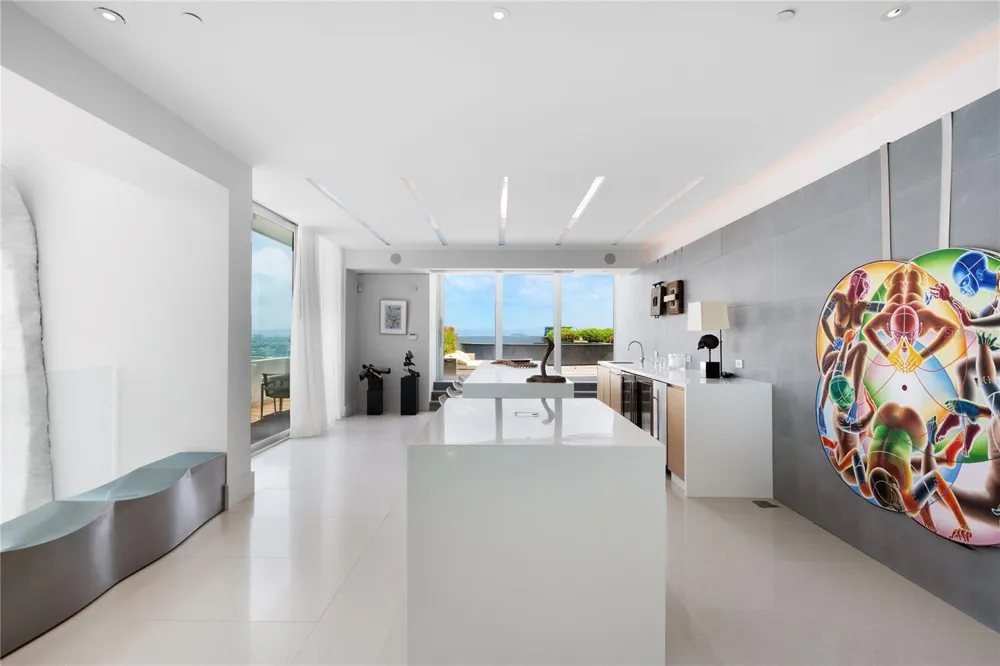 1052 ASHFORD AVENUE #PH-18 San Juan, PR 00907