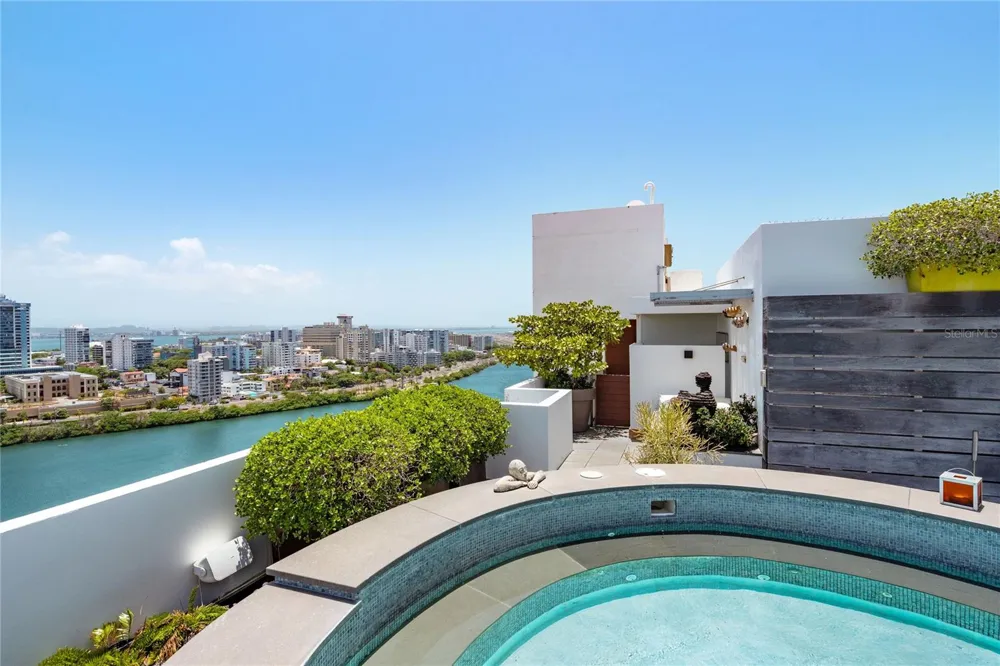1052 ASHFORD AVENUE #PH-18 San Juan, PR 00907