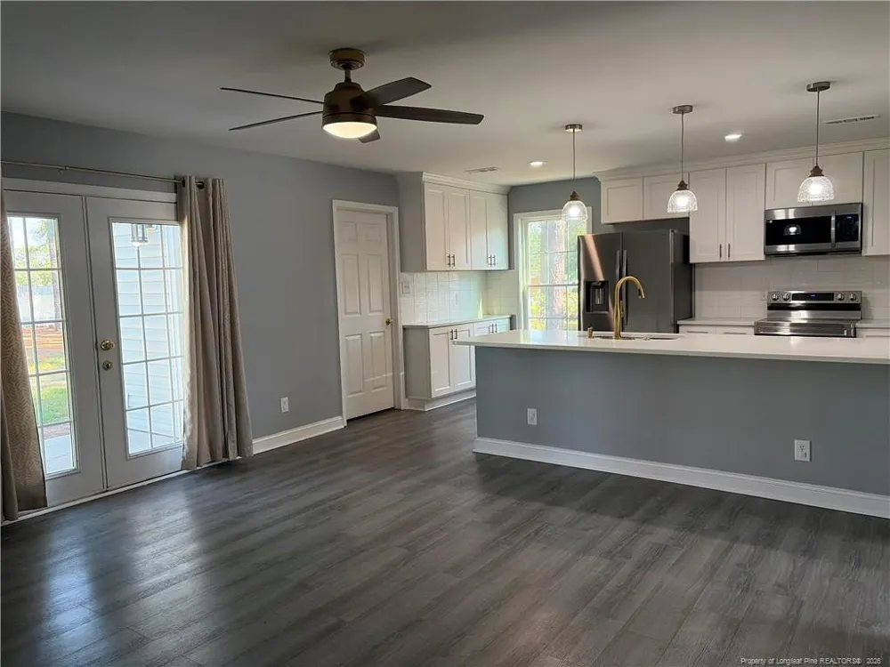 5811 Paragon Point Hope Mills, NC 28348