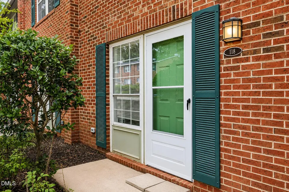 118 Friar Lane Carrboro, NC 27510