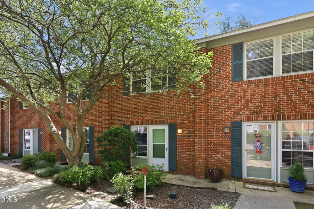 118 Friar Lane Carrboro, NC 27510