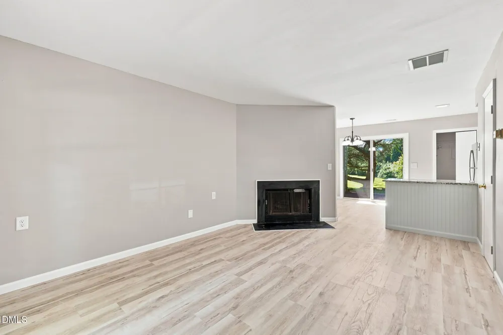 118 Friar Lane Carrboro, NC 27510