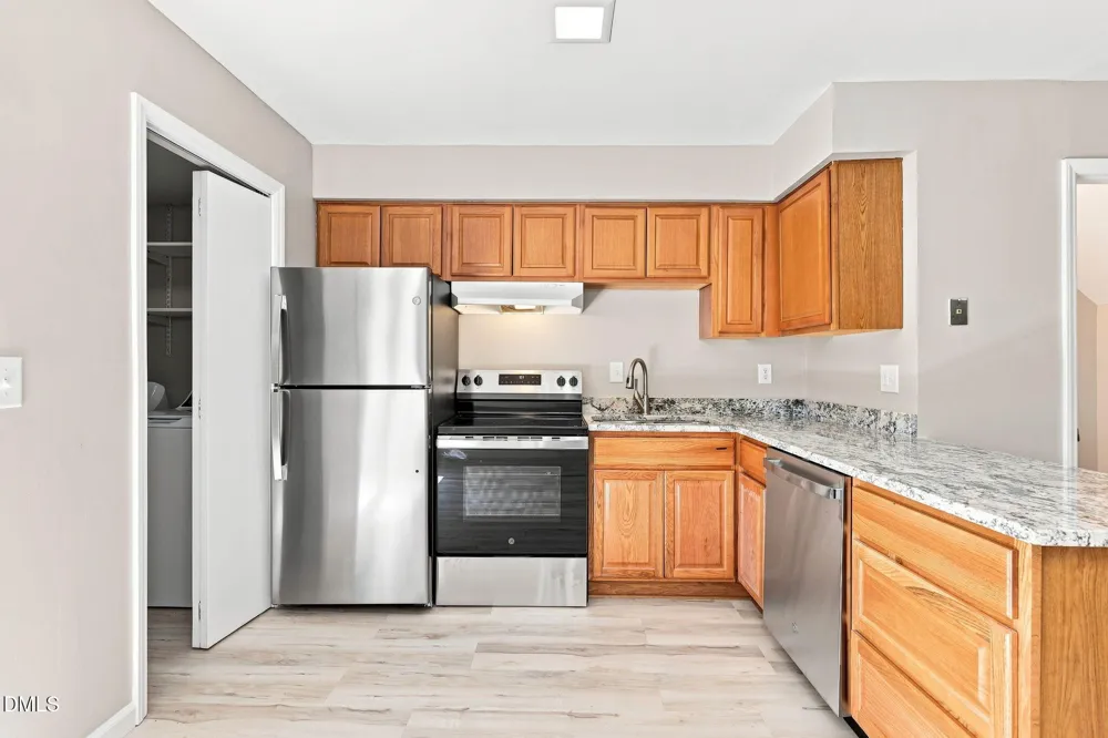 118 Friar Lane Carrboro, NC 27510