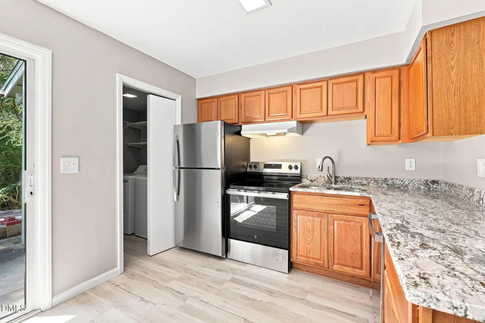 118 Friar Lane Carrboro, NC 27510