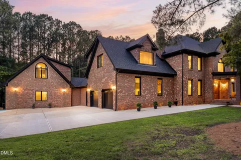 700 Lochgarton Lane